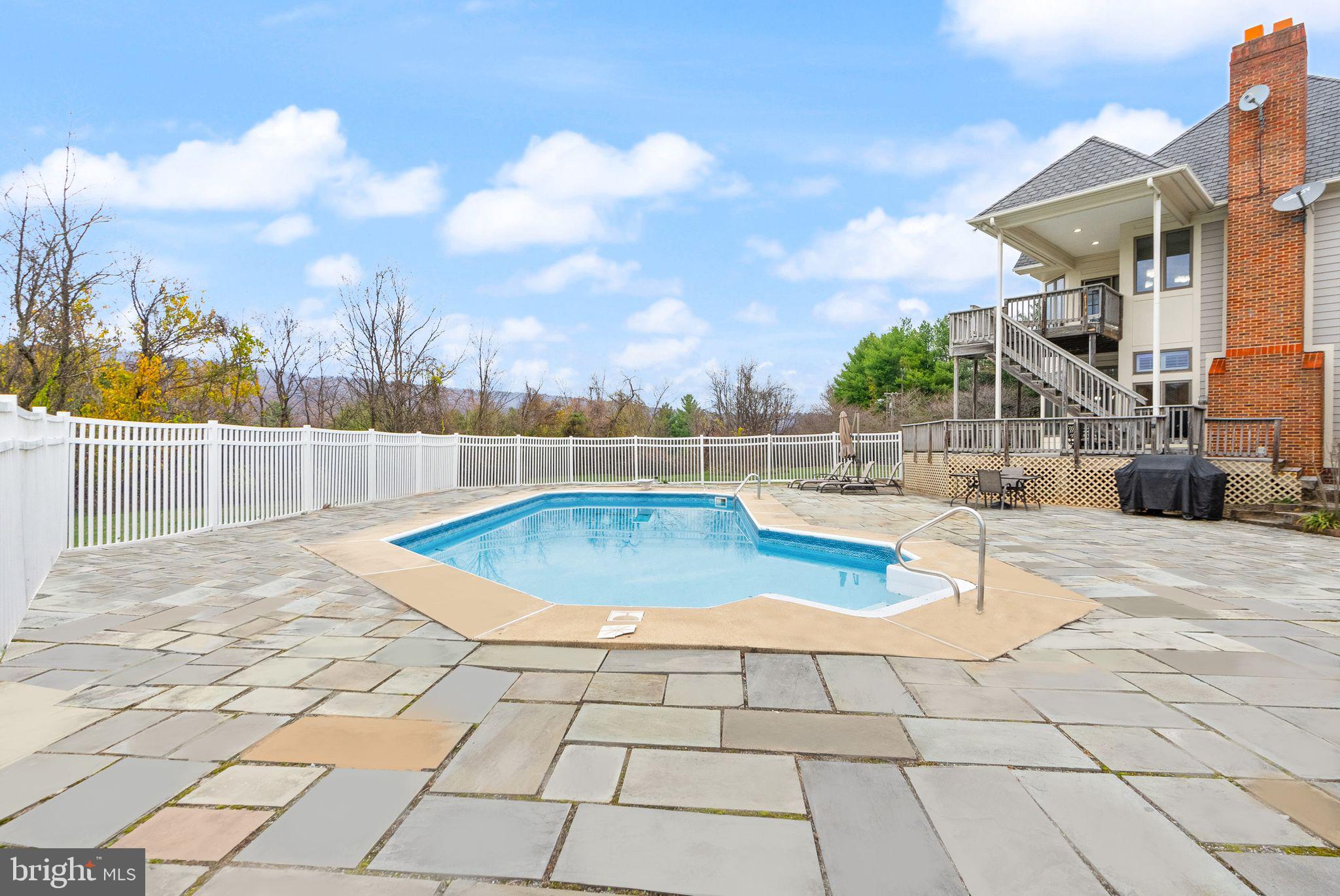 38241 Mountain Air Ln