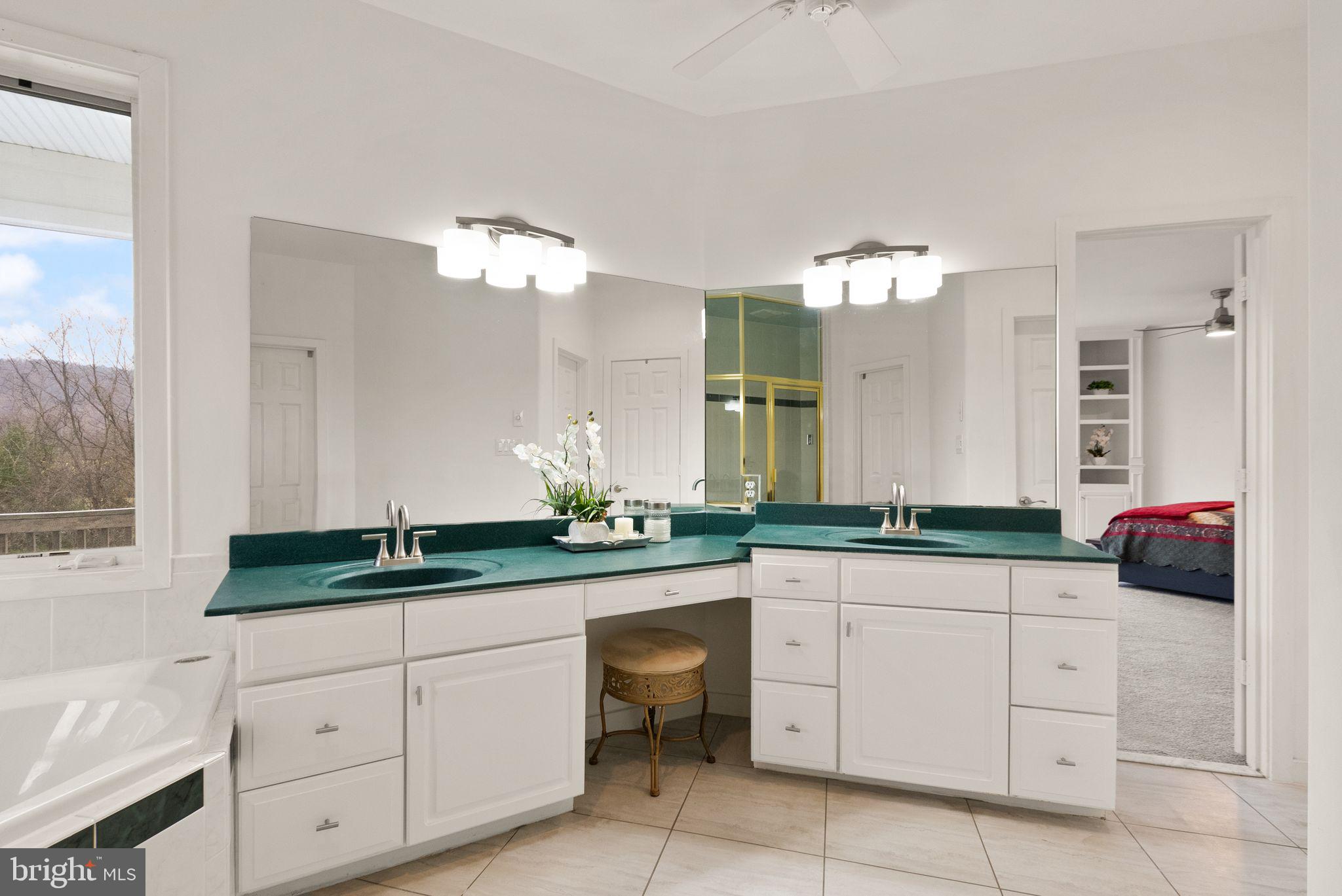 38241 Mountain Air Ln