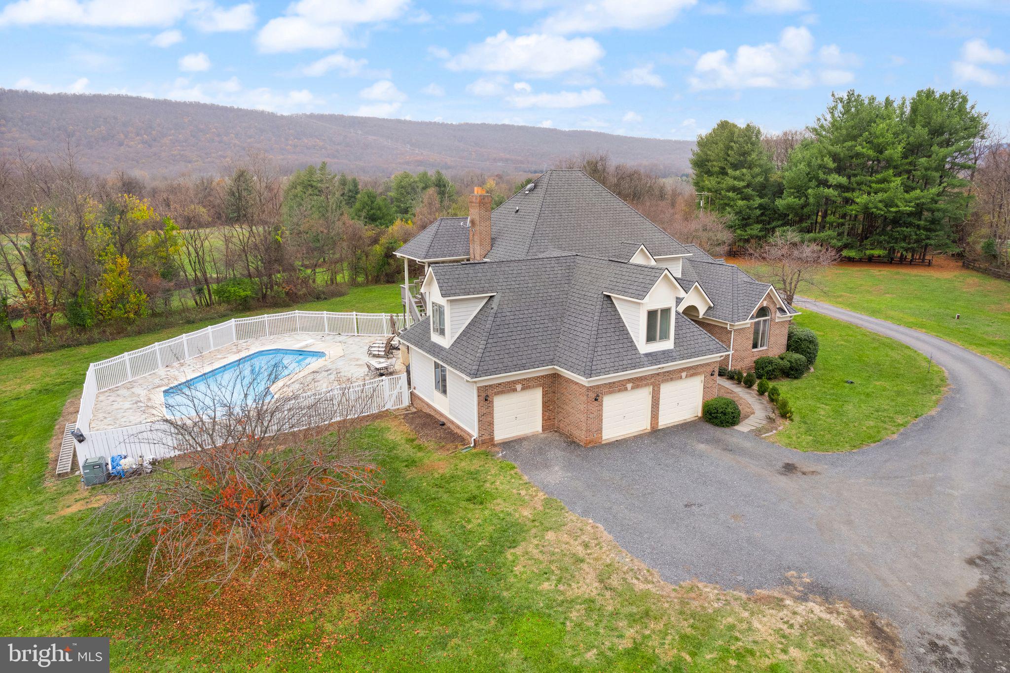 38241 Mountain Air Ln