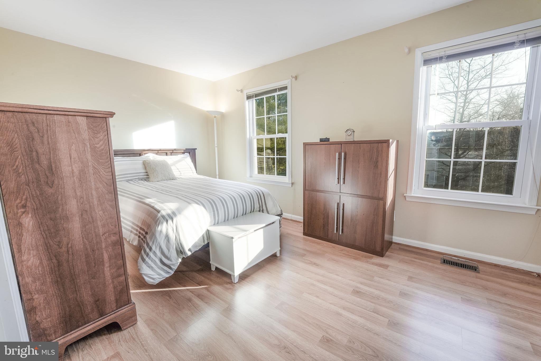 306 STALLION SQ NE