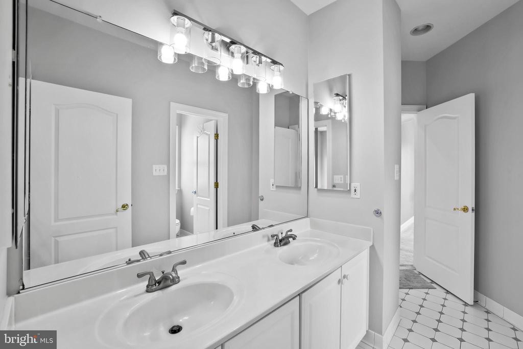 16620 ELK RUN CT