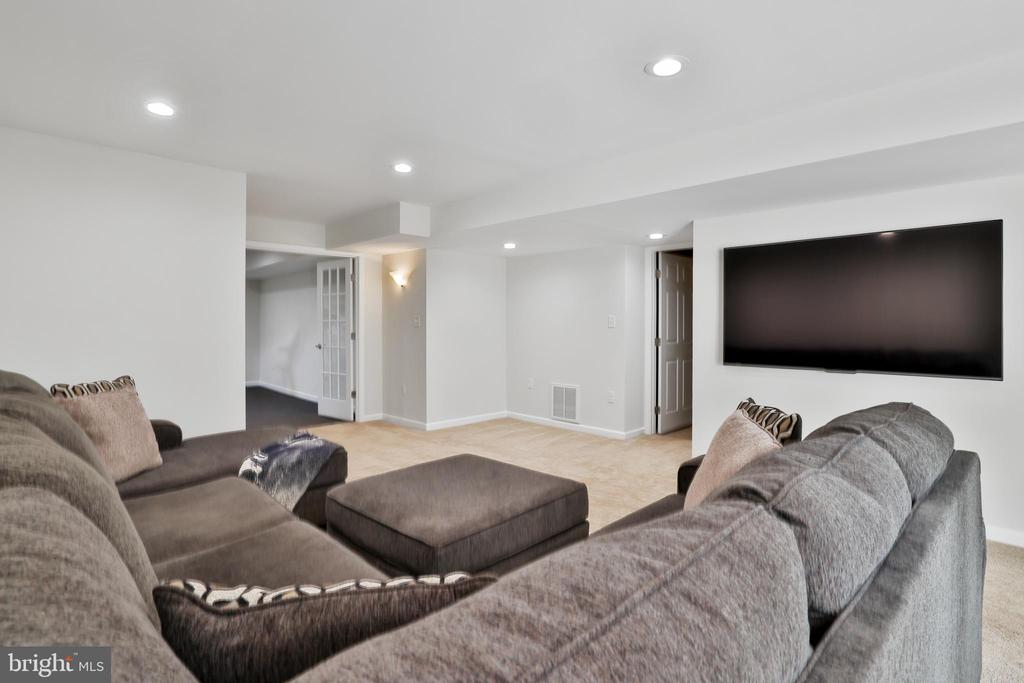 44161 Navajo Dr