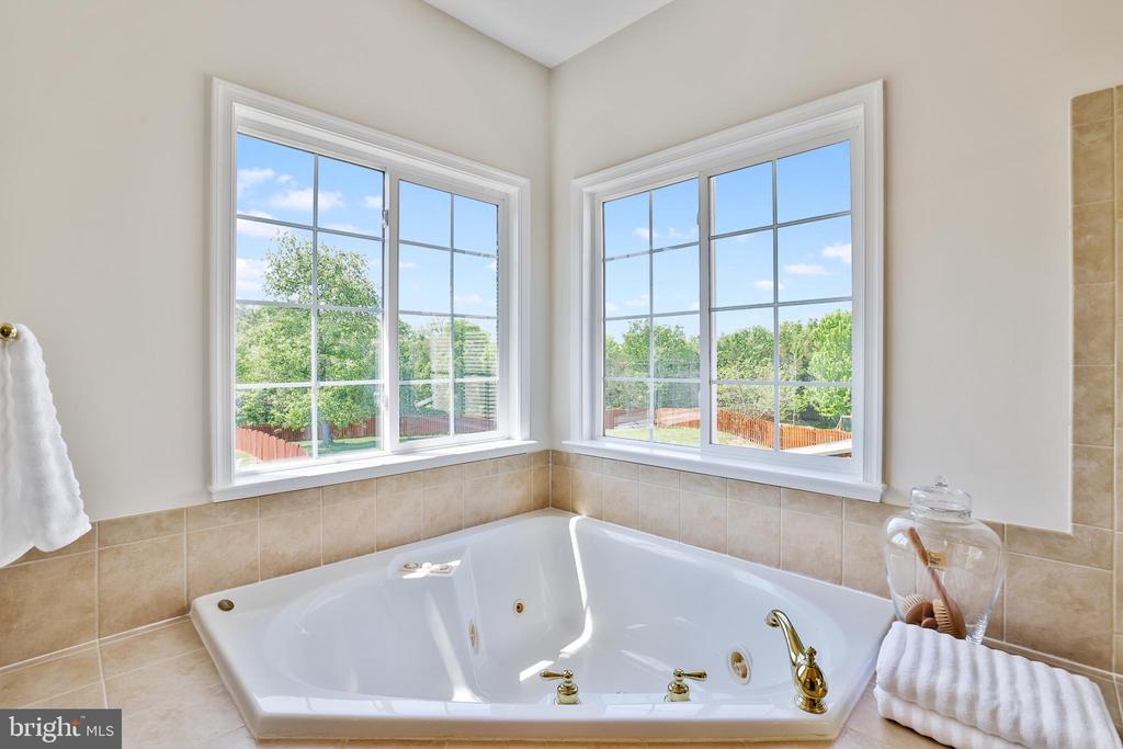 44161 Navajo Dr