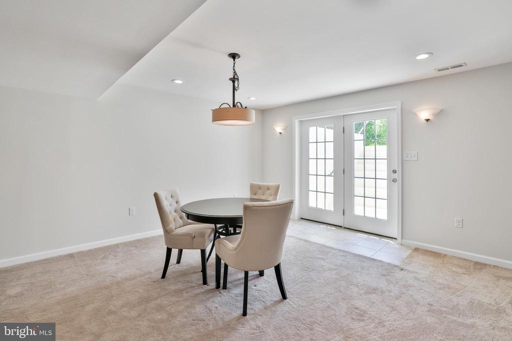 44161 Navajo Dr