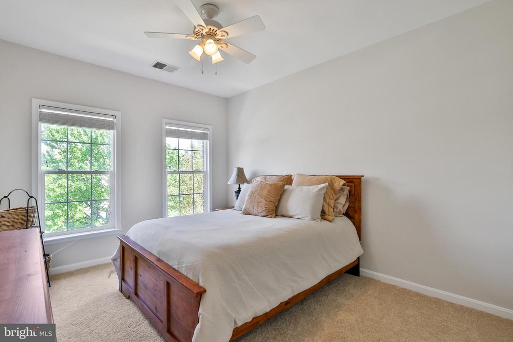 44161 Navajo Dr