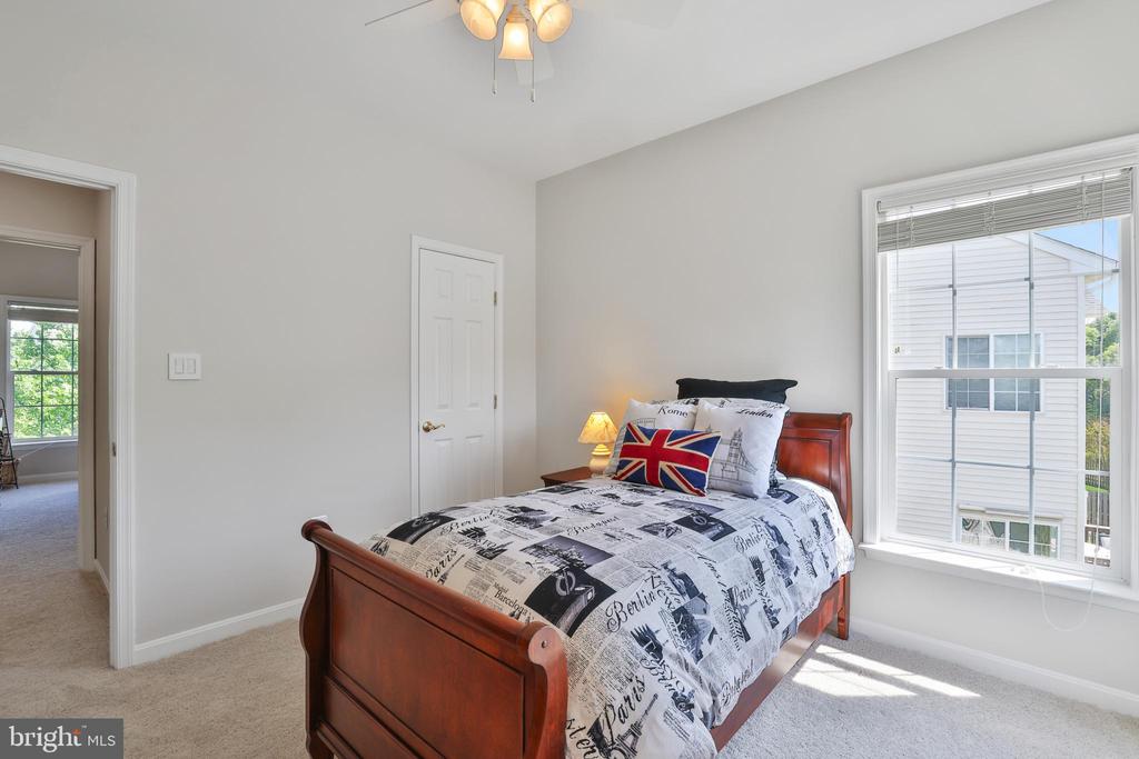 44161 Navajo Dr