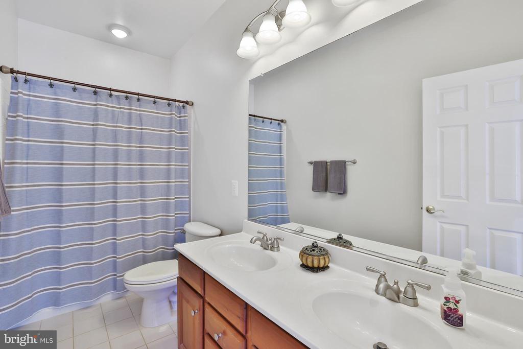 44161 Navajo Dr