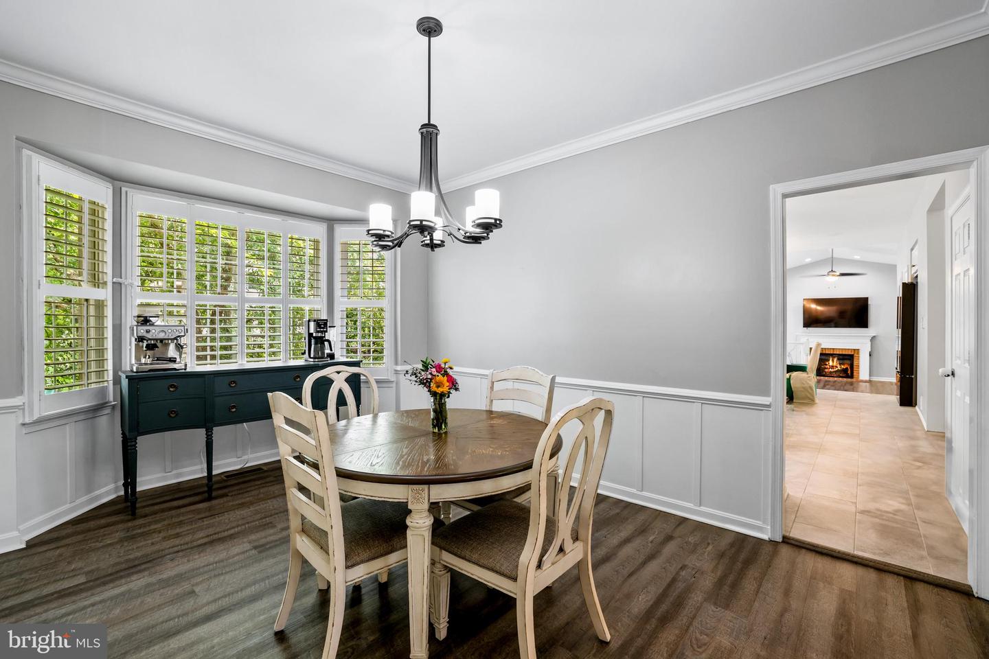 408 Tudor Ct NE