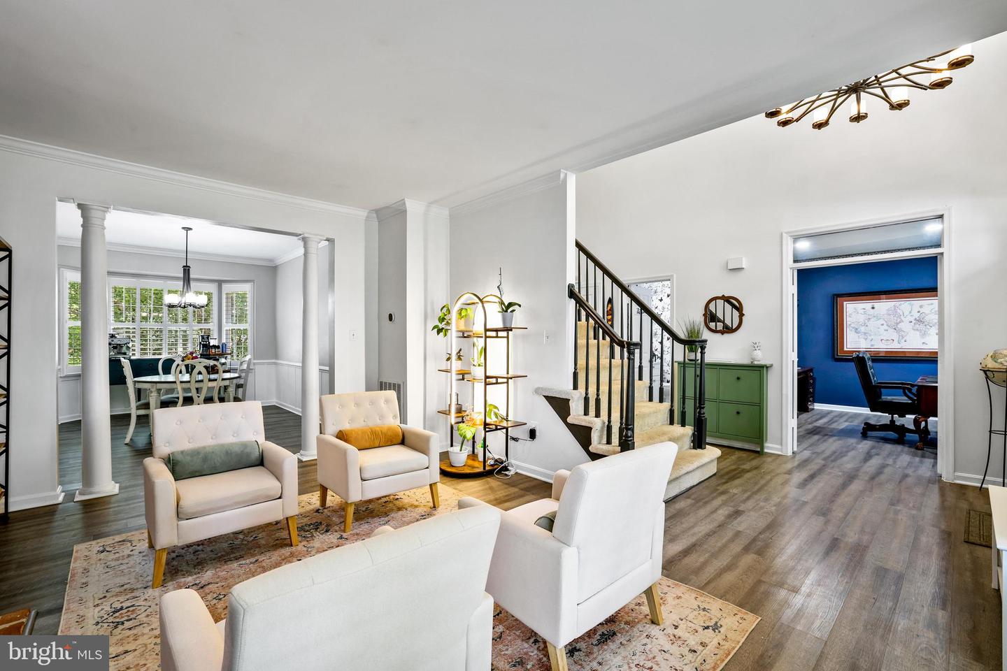 408 Tudor Ct NE