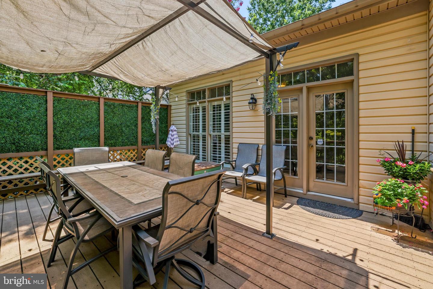 408 Tudor Ct NE