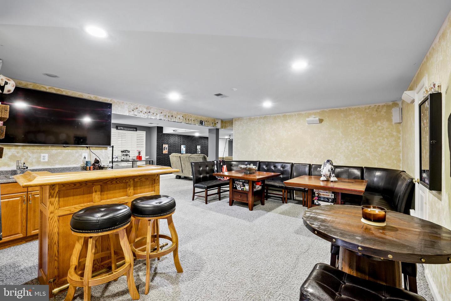 408 Tudor Ct NE
