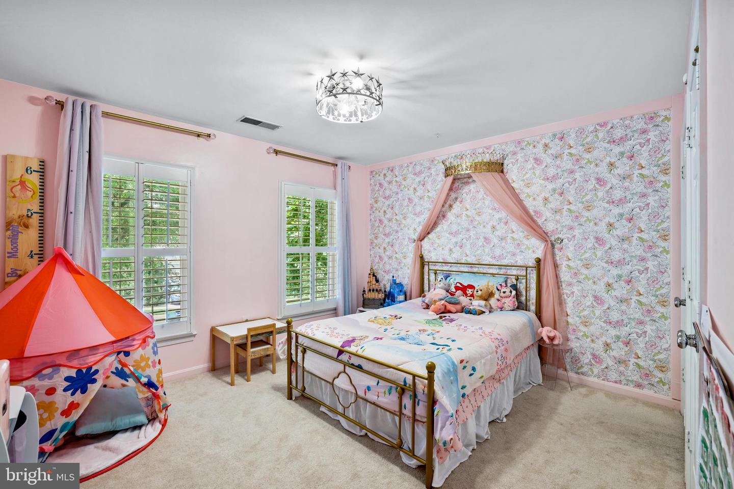 408 Tudor Ct NE