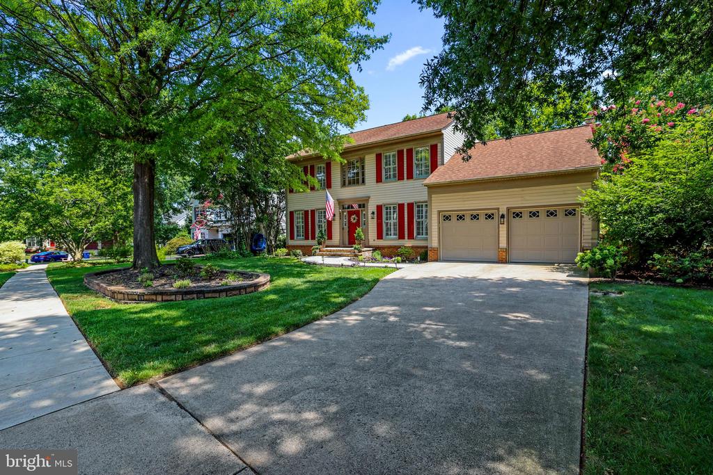 408 Tudor Ct NE