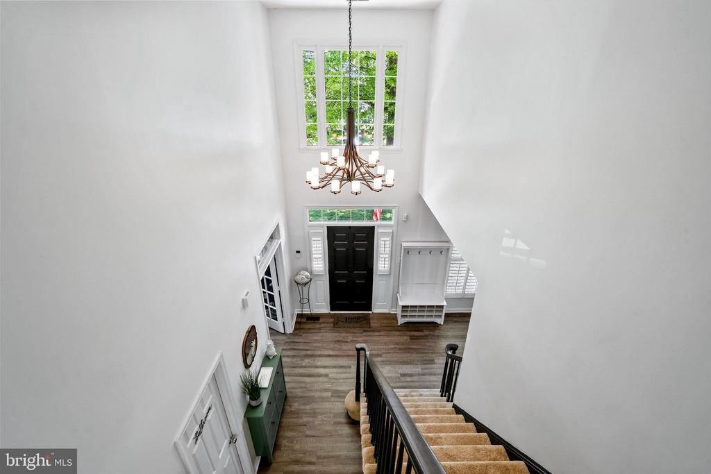 408 Tudor Ct NE