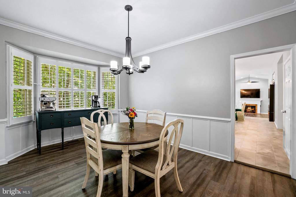 408 Tudor Ct NE
