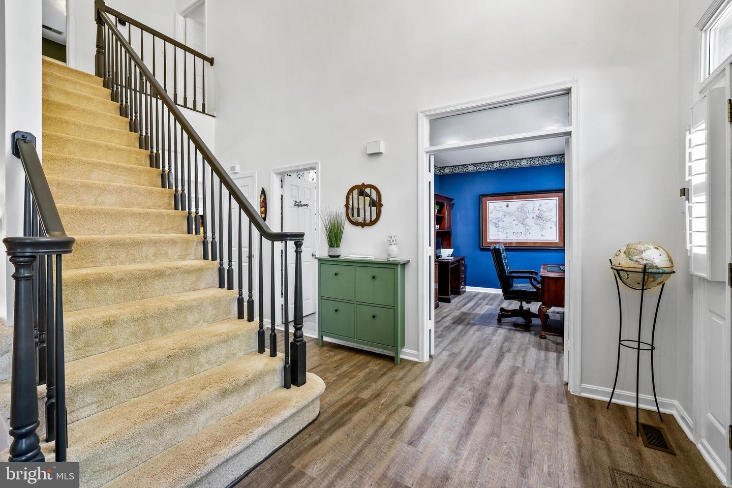 408 Tudor Ct NE