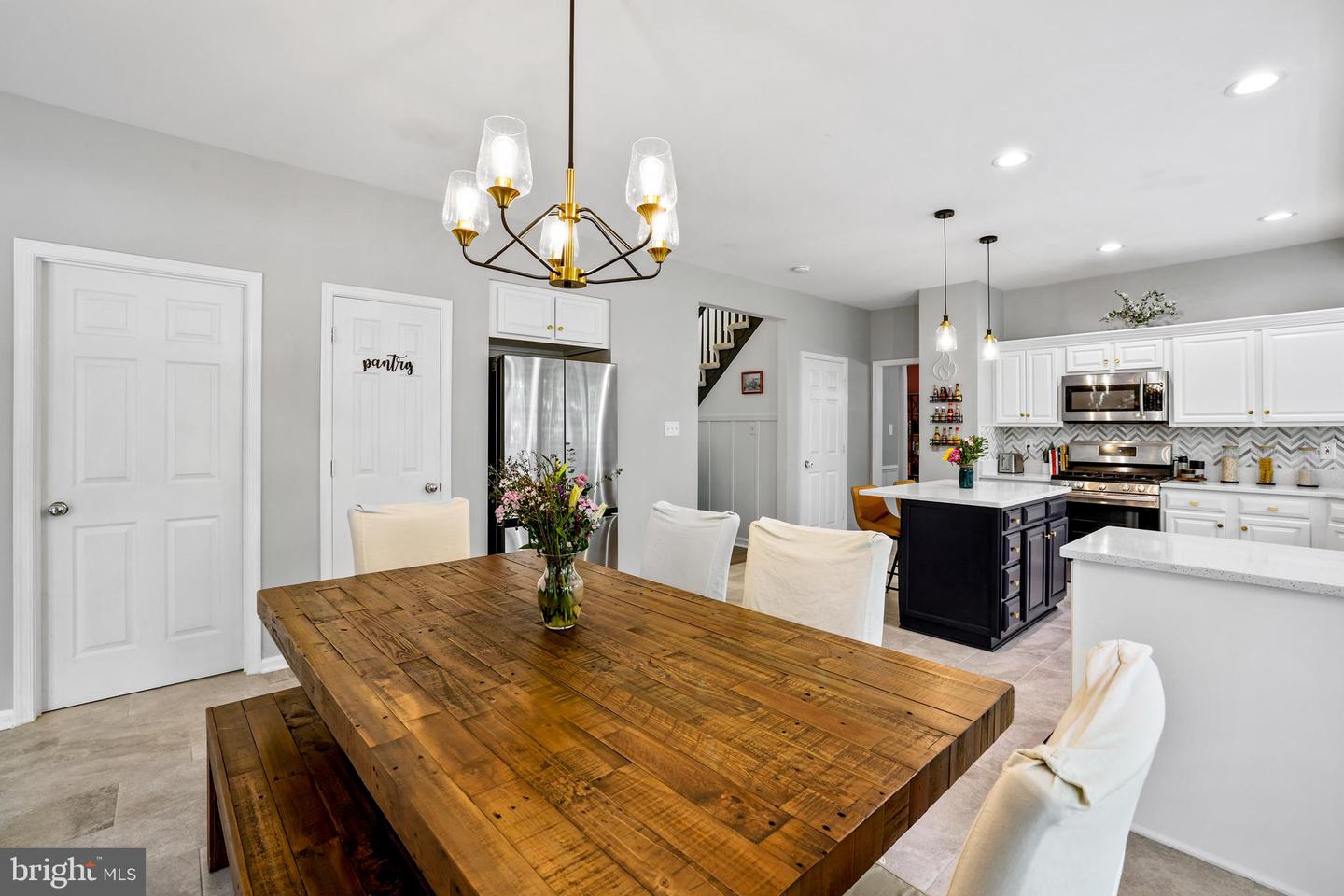 408 Tudor Ct NE