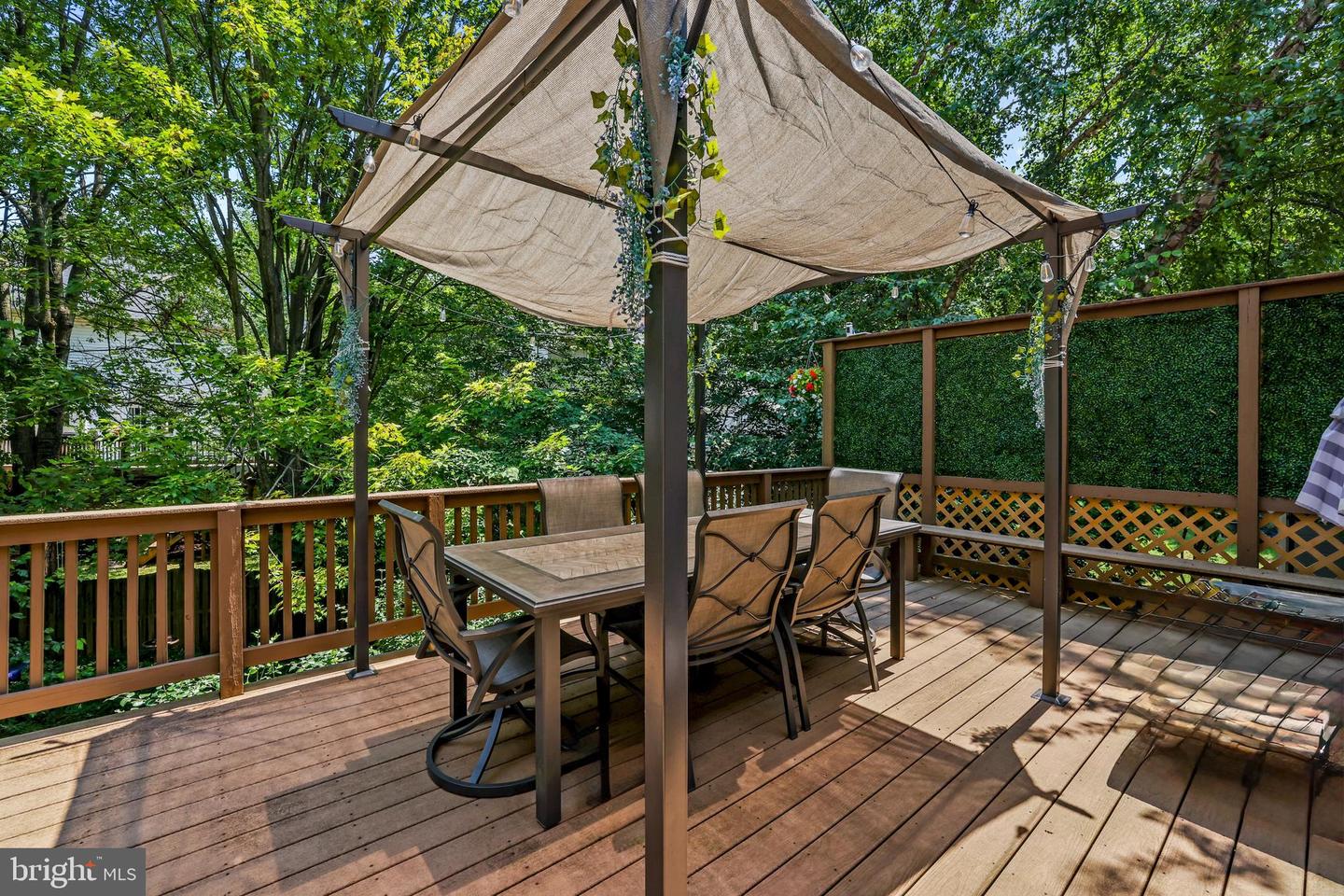 408 Tudor Ct NE
