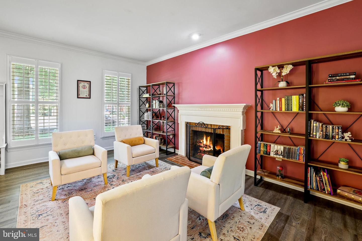 408 Tudor Ct NE