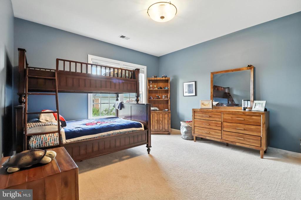 19208 GREYSTONE SQUARE