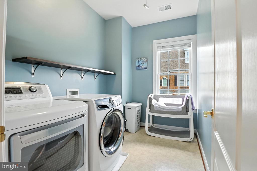 19208 GREYSTONE SQUARE