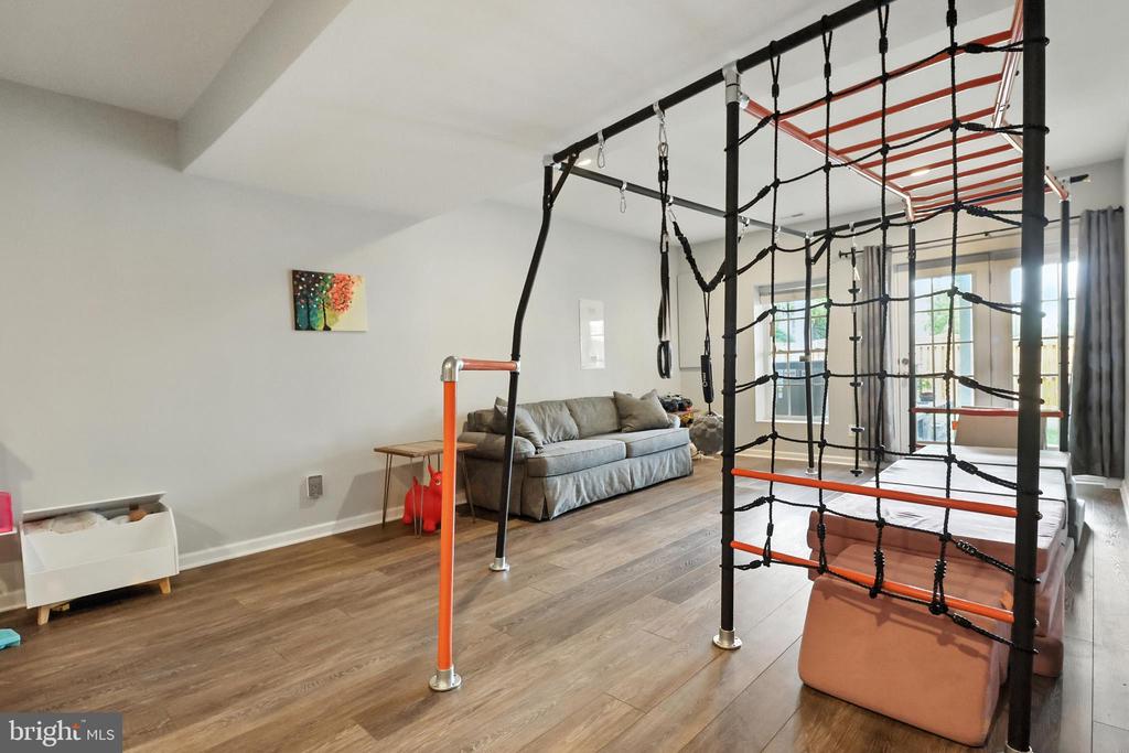 19208 GREYSTONE SQUARE