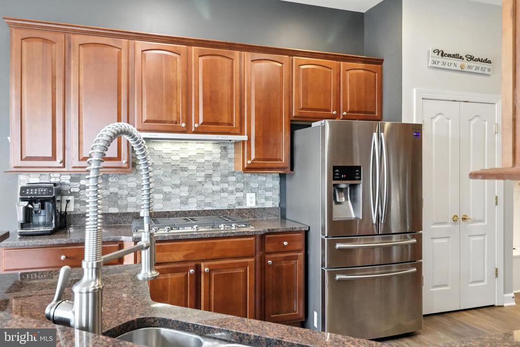 19208 GREYSTONE SQUARE