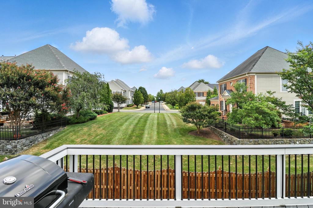 19208 GREYSTONE SQUARE
