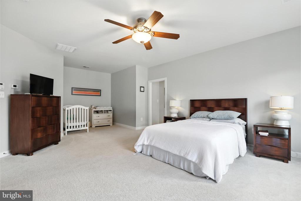 19208 GREYSTONE SQUARE