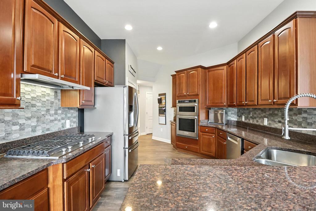 19208 GREYSTONE SQUARE
