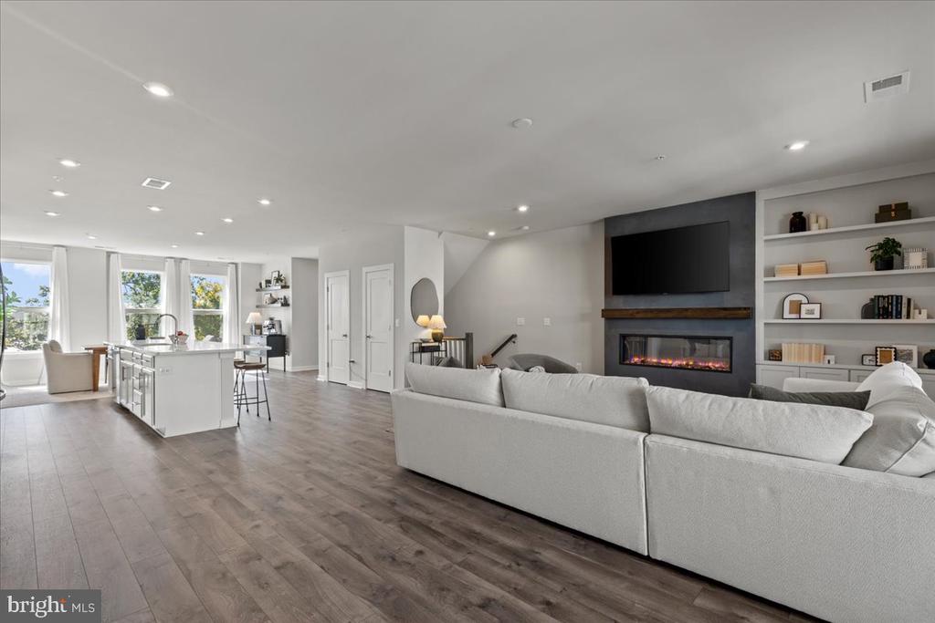44614 WOLFHOUND SQUARE