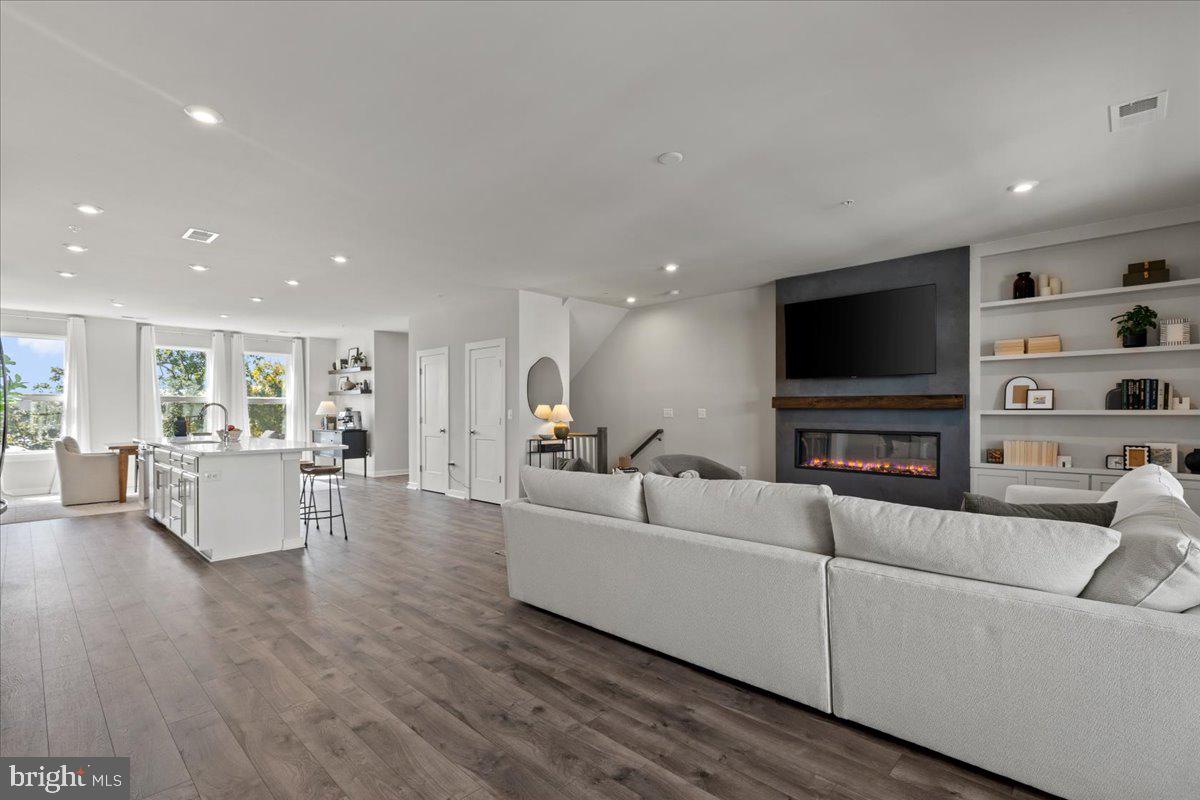 44614 WOLFHOUND SQUARE