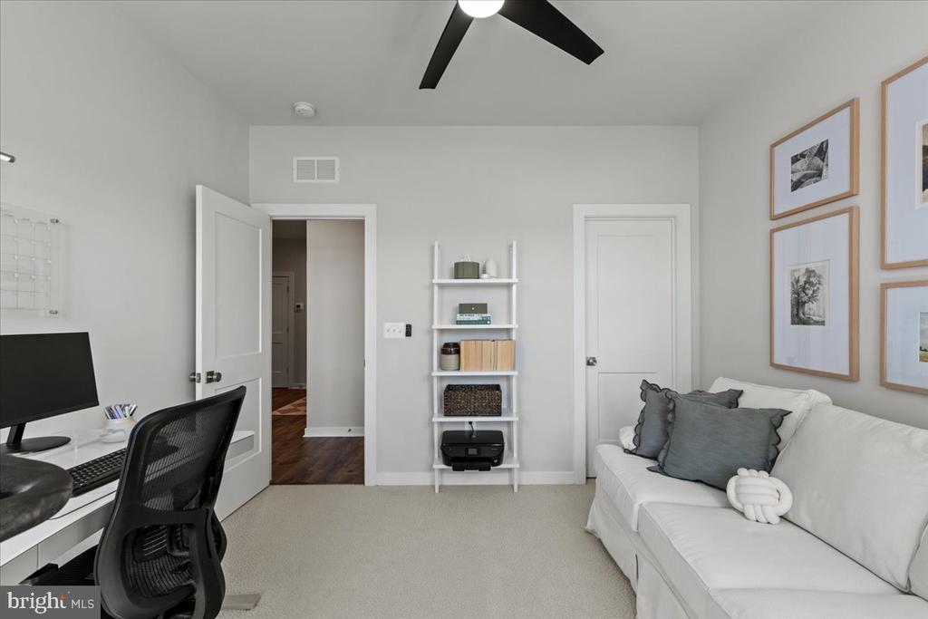 44614 WOLFHOUND SQUARE