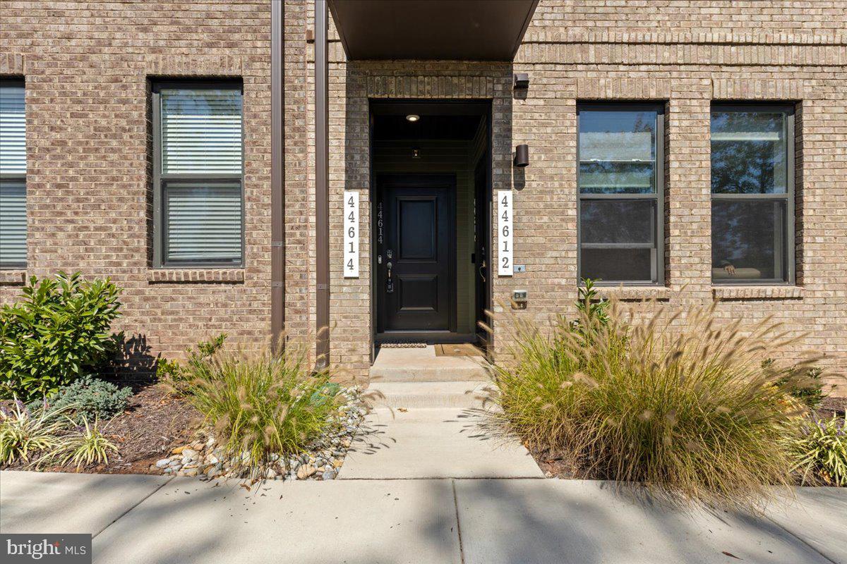 44614 WOLFHOUND SQUARE