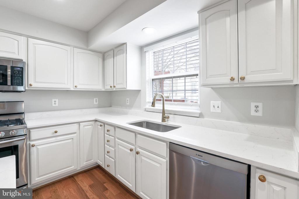 43160 BINKLEY CIRCLE
