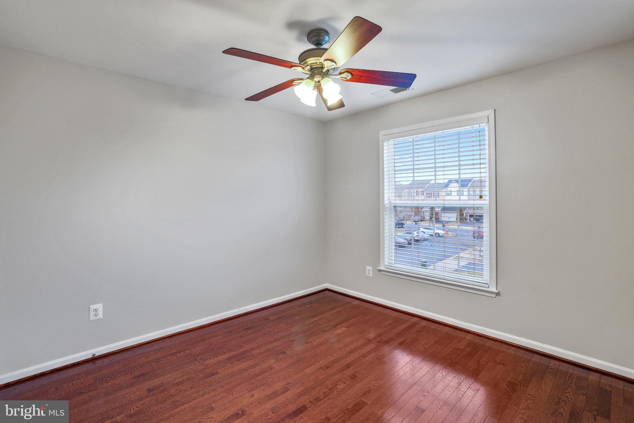 42473 PATRICK WAYNE SQUARE