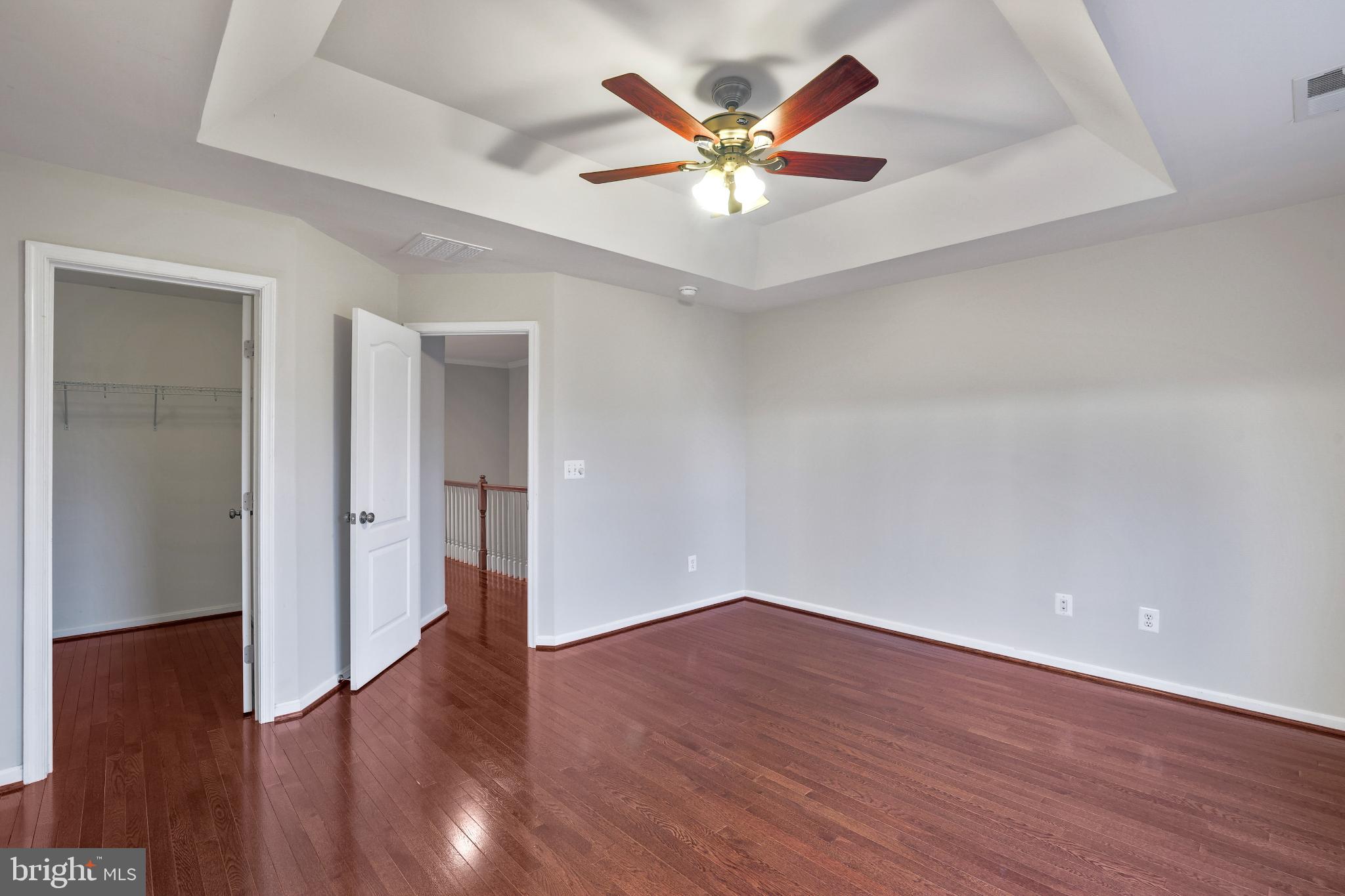 42473 PATRICK WAYNE SQUARE