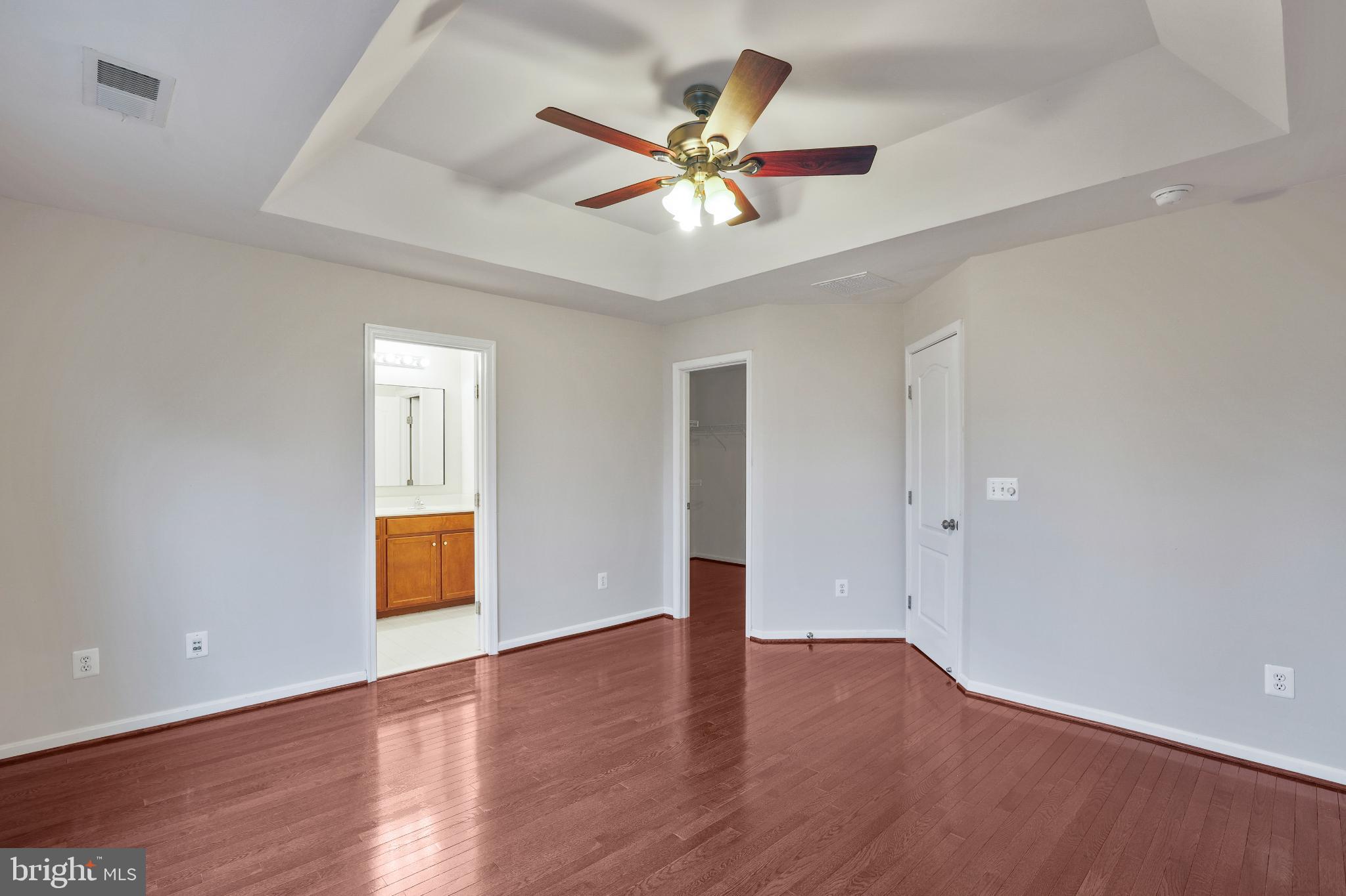 42473 PATRICK WAYNE SQUARE