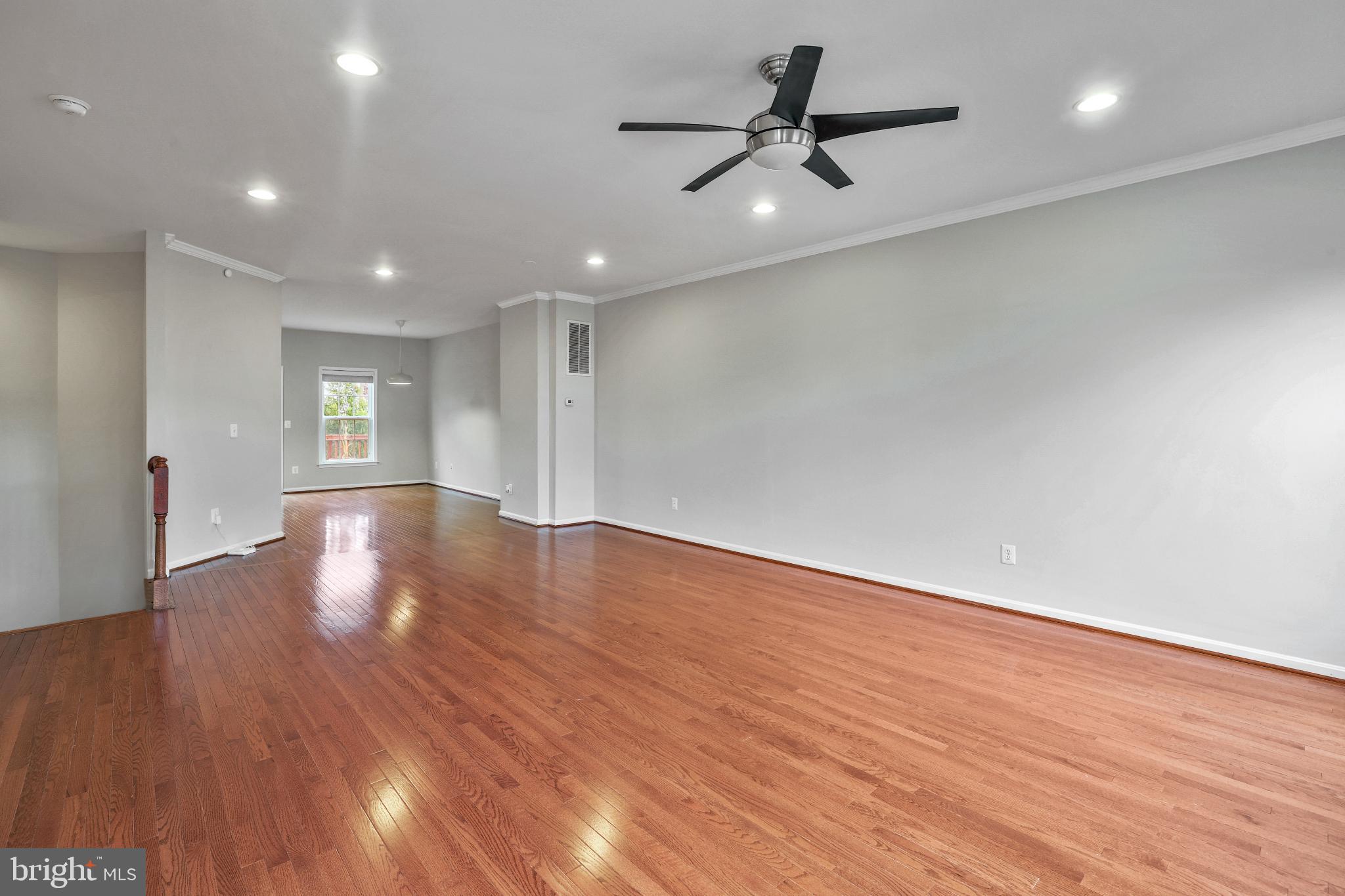 42473 PATRICK WAYNE SQUARE