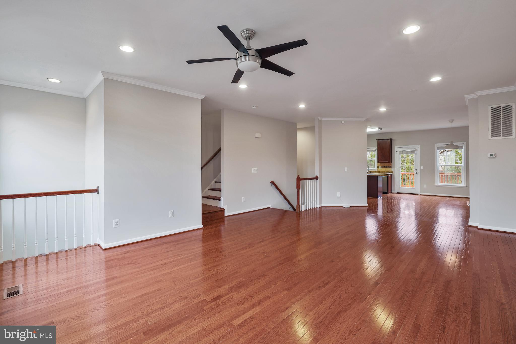 42473 PATRICK WAYNE SQUARE