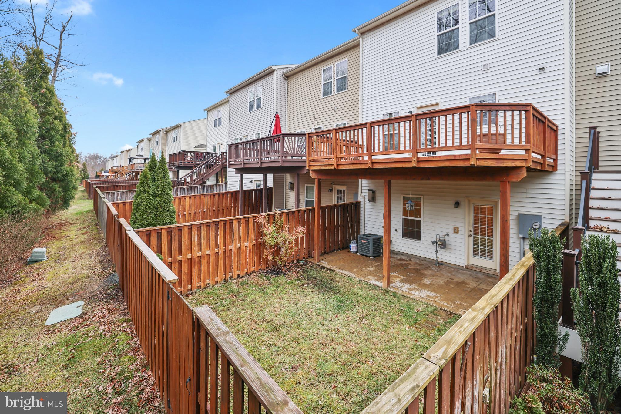 42473 PATRICK WAYNE SQUARE