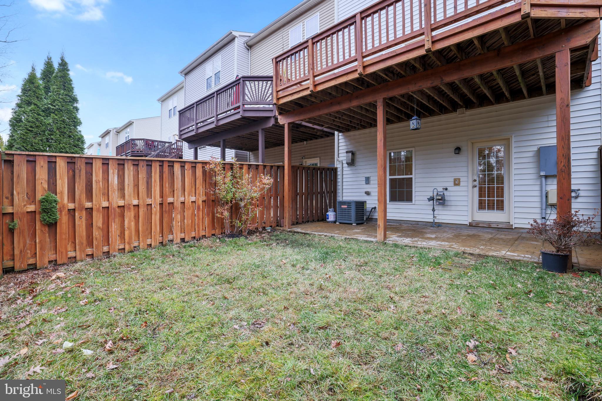 42473 PATRICK WAYNE SQUARE