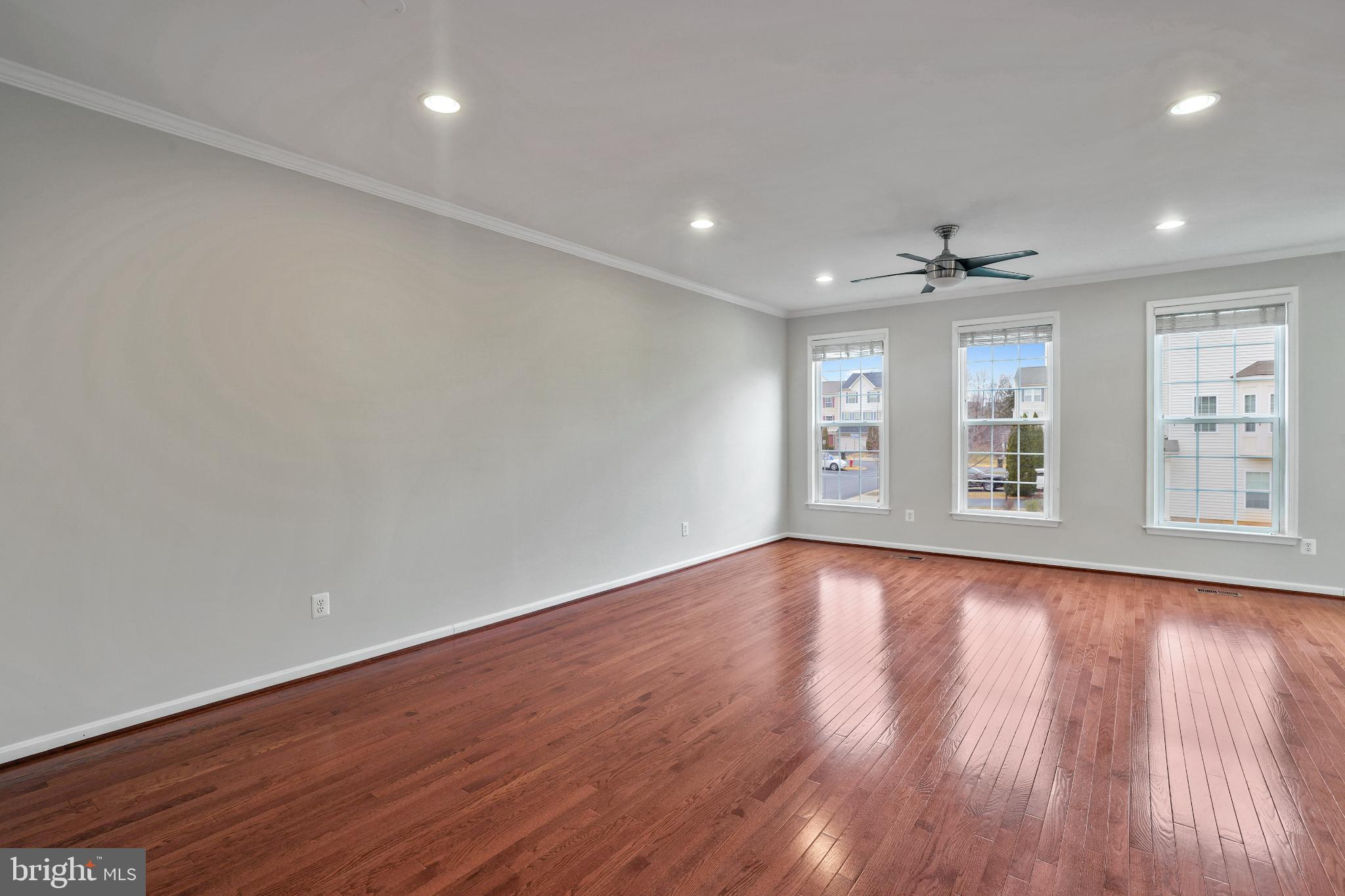 42473 PATRICK WAYNE SQUARE