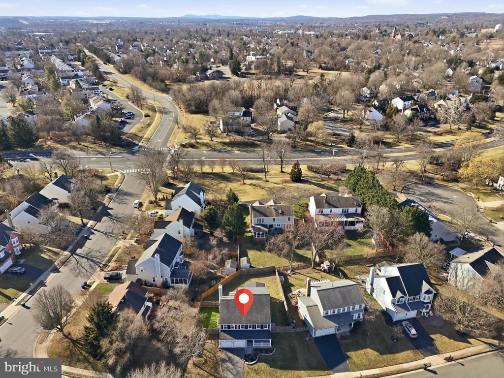 207 GRAFTON WAY NE
