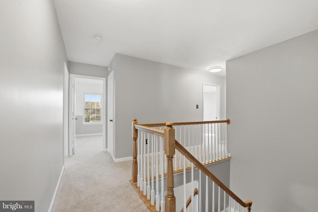 207 GRAFTON WAY NE