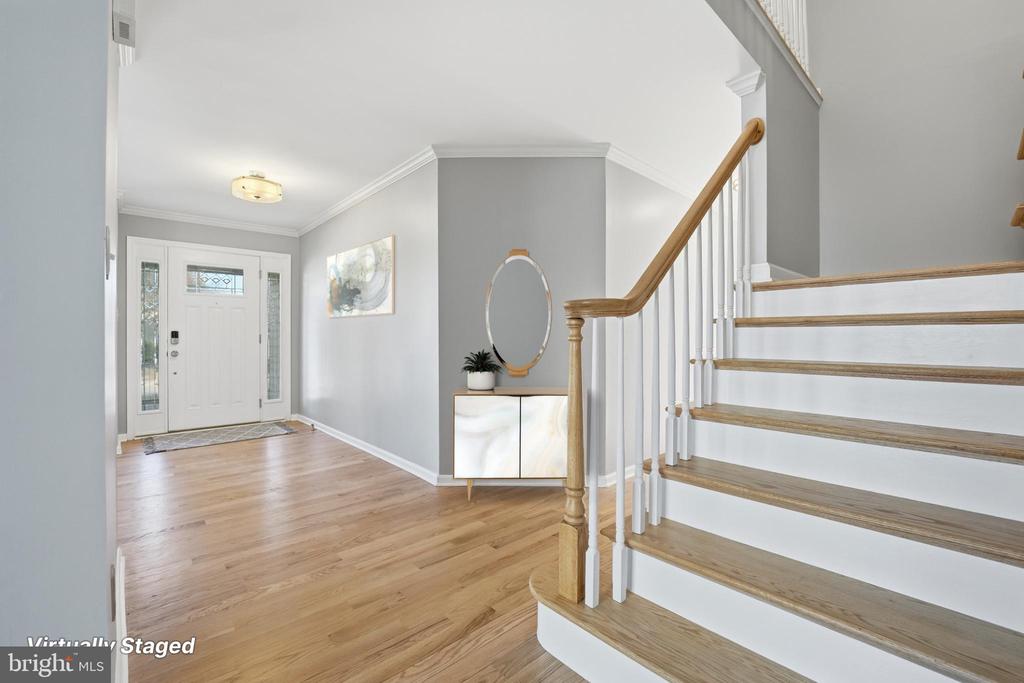 207 GRAFTON WAY NE