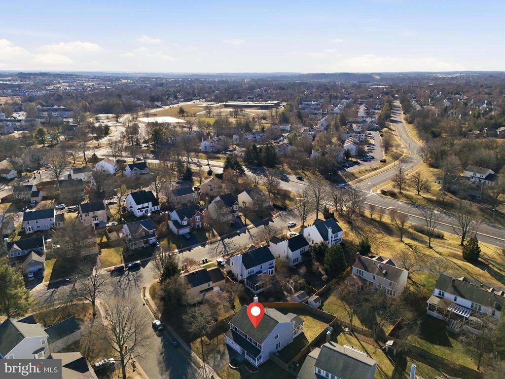 207 GRAFTON WAY NE