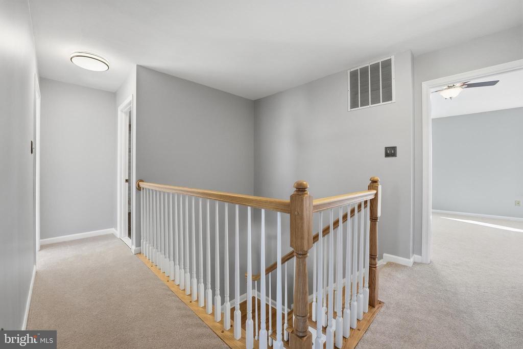 207 GRAFTON WAY NE