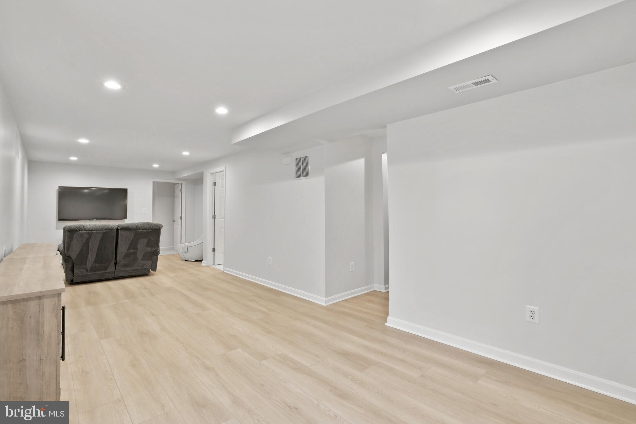 21422 PLYMOUTH PLACE