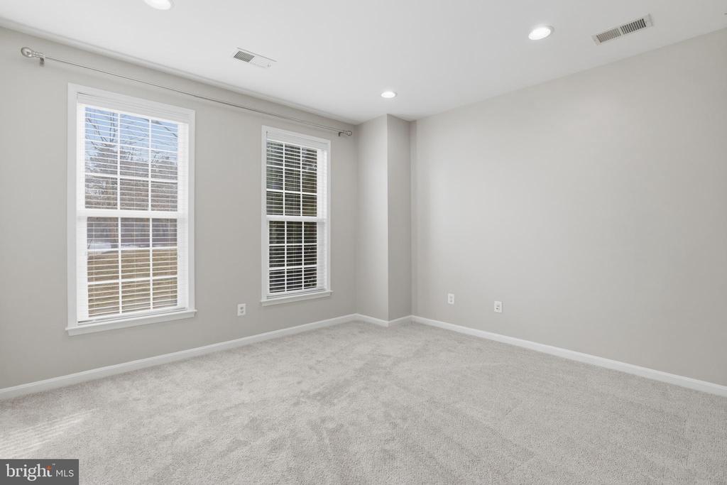 22660 AMBERJACK SQUARE